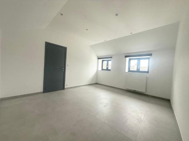 MAGNIFIQUE APPARTEMENT NEUF ET SPACIEUX AU CŒUR DE BINCHE à 7130 Binche  Loyer: 990 € / mois