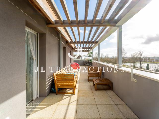 Magnifique appartement avec terrasse de 80 m2 et parkings