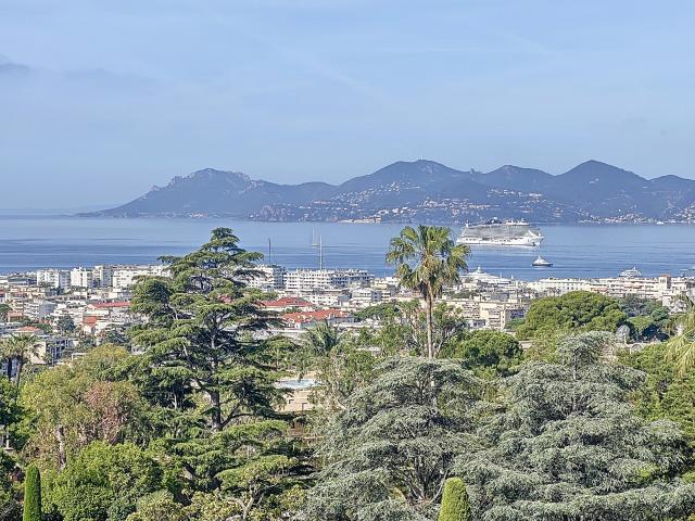 Magnifique appartement avec une vue imprenable sur la mer