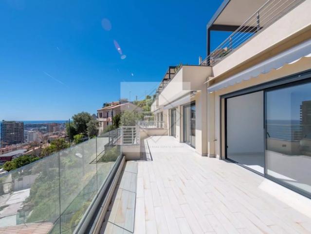 MAGNIFIQUE APPARTEMENT AVEC VUE MER PANORAMIQUE À ROQUEBRUNE CAP MARTIN