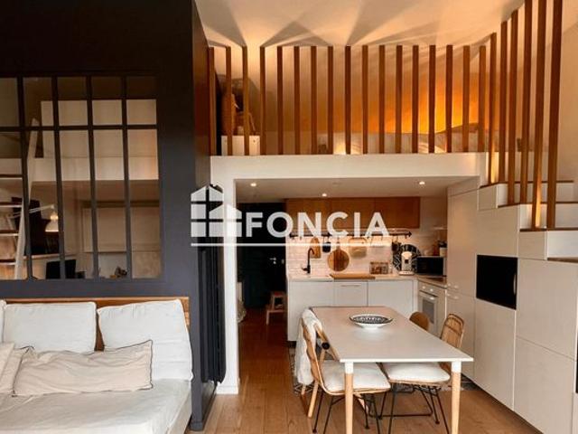 Magnifique appartement avec vue dégagée SUD OUEST entièrement rénové avec goût