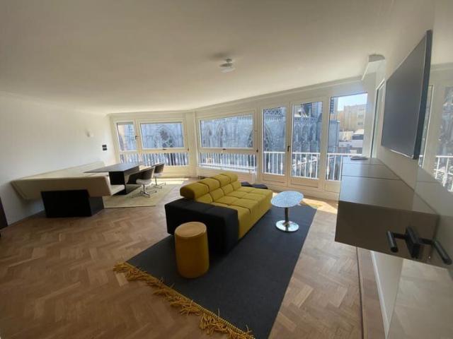 MAGNIFIQUE APPARTEMENT AVEC VUE ET IDEALEMENT SITUE