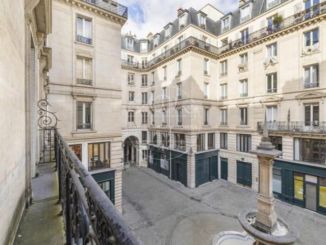 Magnifique appartement à rénover à Paris 1er !