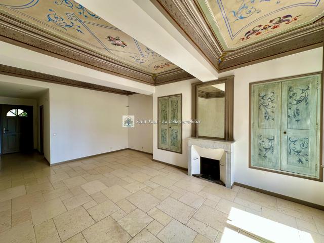 MAGNIFIQUE APPARTEMENT CENTRE VILLAGE LA COLLE SUR LOUP