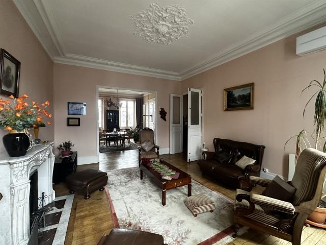 Magnifique appartement de caractère en coeur de ville 174m² Nevers