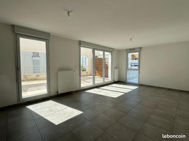Magnifique appartement de type T4 avec terrasse en dernier etage