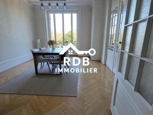 Magnifique appartement de 5,5 pièces au 1er étage situé à Genève 1202