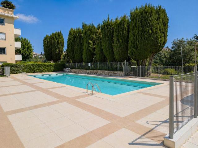 MAGNIFIQUE APPARTEMENT PISCINE GARAGE