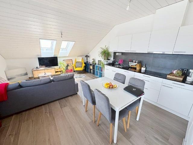 Magnifique appartement récent de 2.5 pièces avec balcon