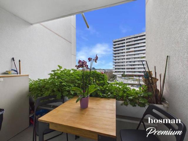 Magnifique appartement T4 avec balcon Calme, lumineux et traversant Rue Lecourbe, Paris 15ème