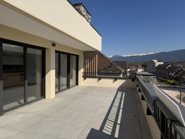 Magnifique appartement T5 avec terrasse et garage