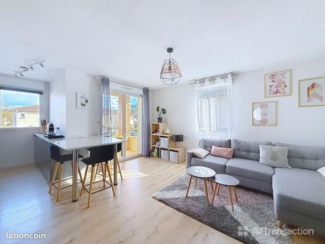 Magnifique appartement T3 rénové avec balcon et parking