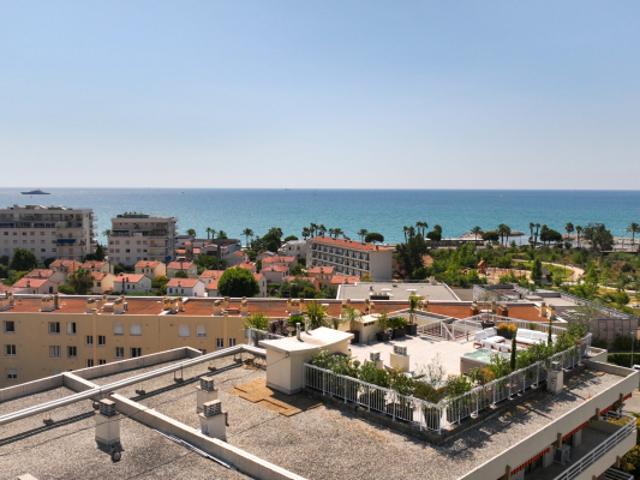 Magnifique appartement toit terrasse d'environ 120m2 + solar