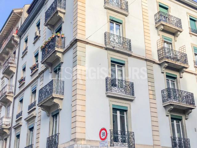 Magnifique appartement traversant à Plainpalais