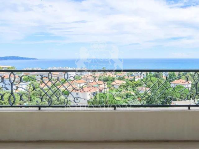 Magnifique Appartement Vue Mer Panoramique dans Résidence de. 113m² Nice