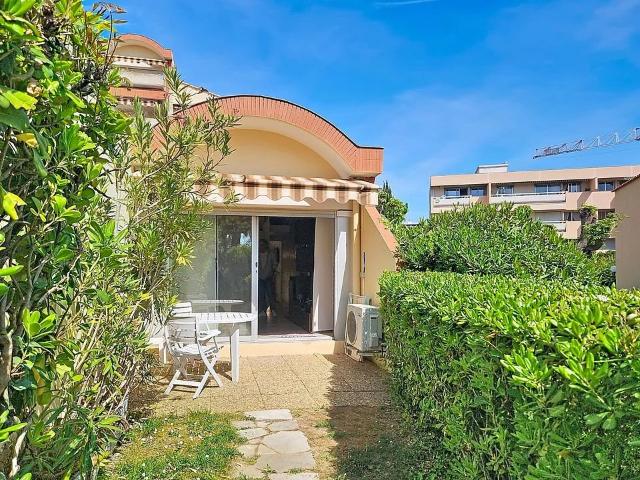 Magnifique appartement 2P en rez de jardin, 06600 Antibes 'La Fo