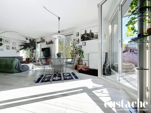 Magnifique appartement 3 pièces avec balcon / terrasse