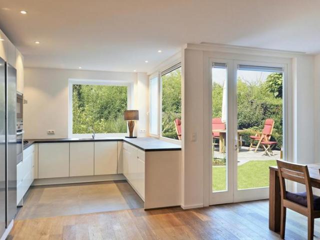 Magnifique appartement 4 pièces avec terrasse et jardin idéalement situé en plein centre du Taillan Médoc + 2 places de parking !