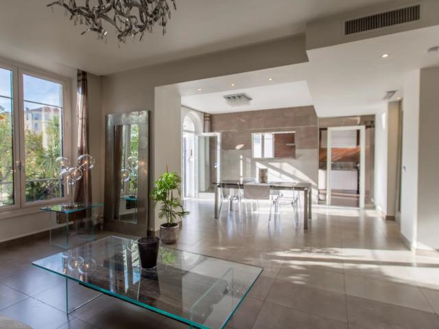 Magnifique appartement 7 pièces de 260 m² avec jardin, Nice. 260m² Nice