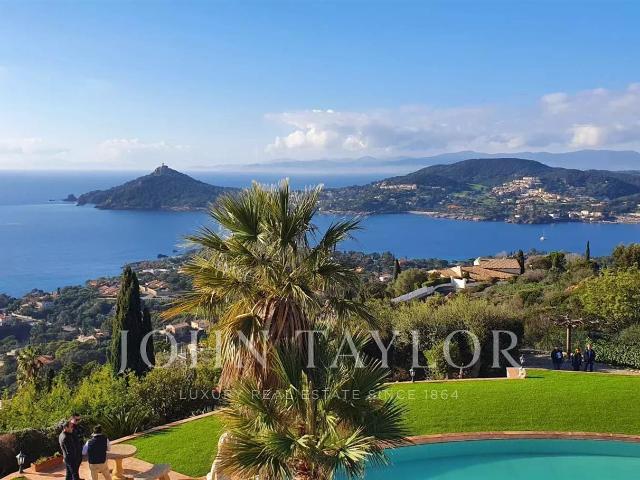 Magnifique bastide vue mer panoramique 390m² Agay