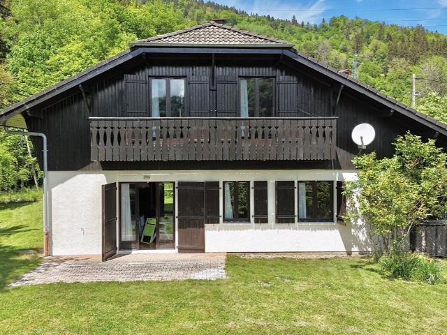 Magnifique Chalet Dans Un Ecrin De Verdure Sur La Commune De. 157m² Saint André de Boëge