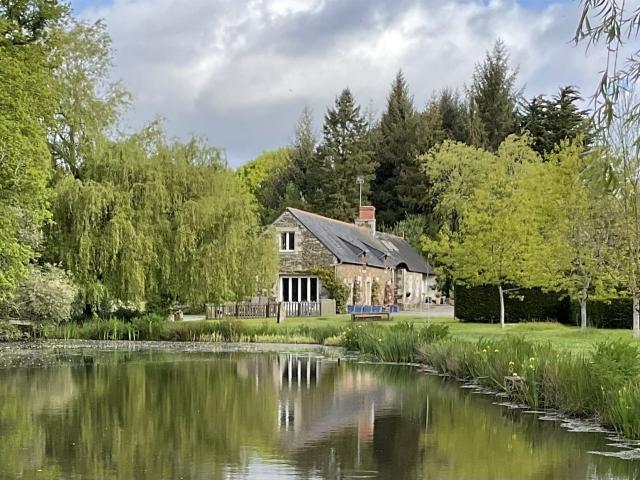 Magnifique Complexe De Gites Dans Un Ecrin De Verdure 539m² Cléguérec