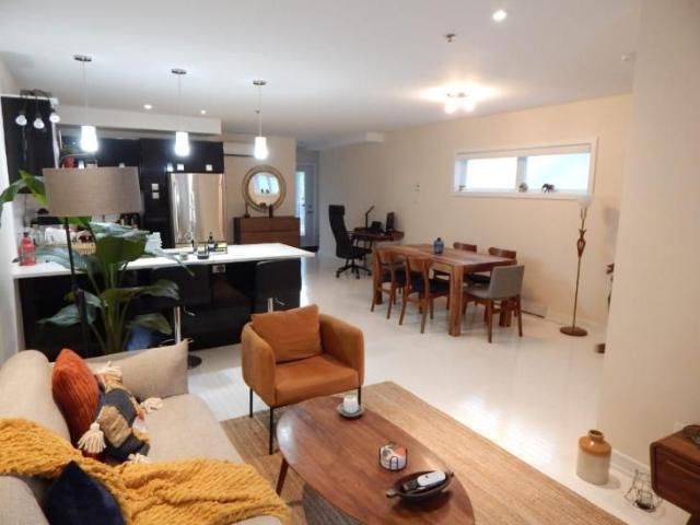 Magnifique condo meublé de 2 chambres au cœur du Plateau