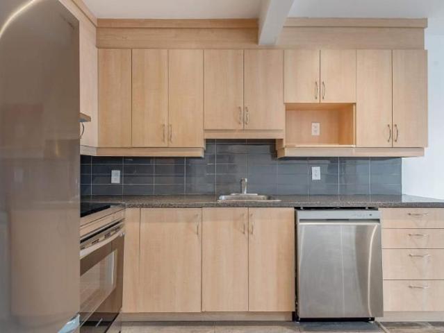 MAGNIFIQUE! CONDO VERDUN, 2 MIN DU METRO, ELECTROS INCLUS !