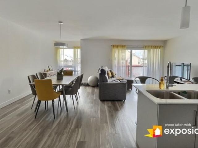 Magnifique Condo 2 Chambres Avec électro