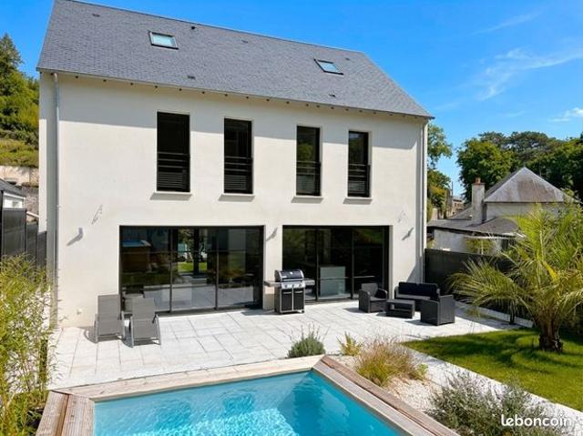 Magnifique contemporaine aux prestations incroyables