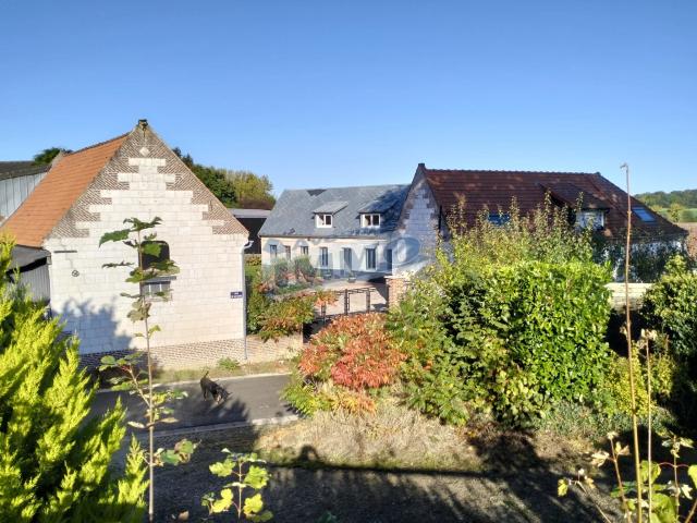 Magnifique corps de ferme à proximité d'Arras