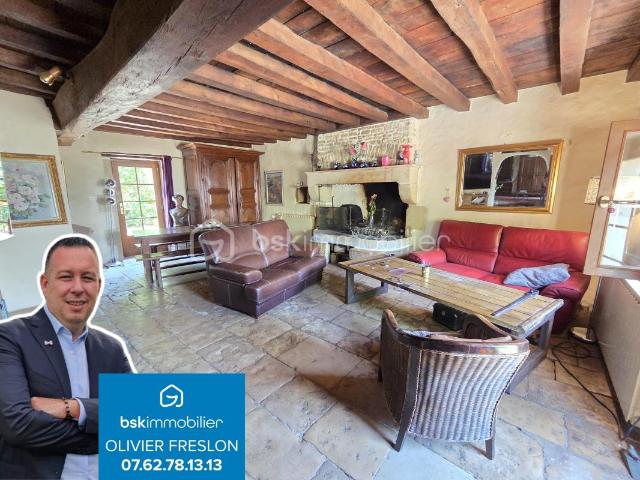 Magnifique Corps de ferme de 222m³ avec piscine et dépendances
