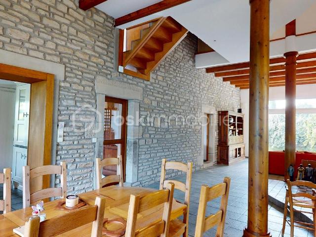 Magnifique corps de ferme de 410 m2 Habitable