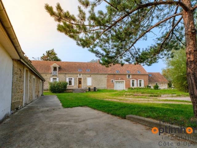 Magnifique Corps de Ferme Rénové à Rety Deux Habitations, Grange, Dépendances sur Plus de 10 000 m²