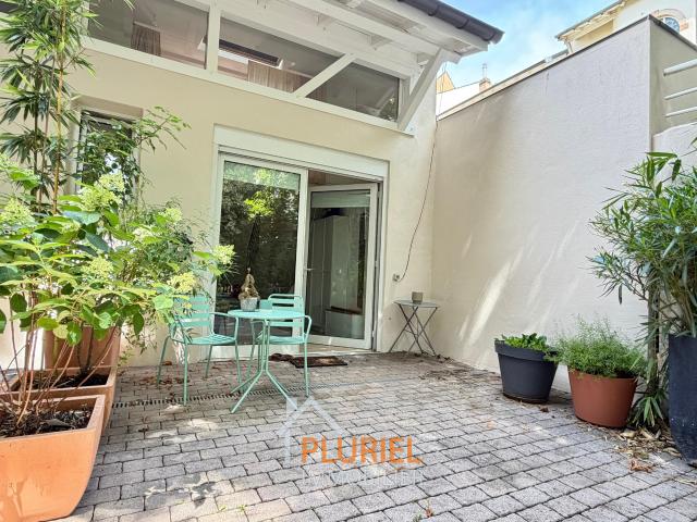 Magnifique Duplex meublé de 2 pièces quartier de l'Orangerie