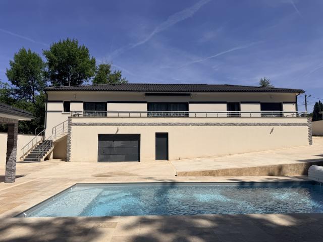 Magnifique demeure contemporaine avec piscine et grand sous sol à 7 min de Périgueux