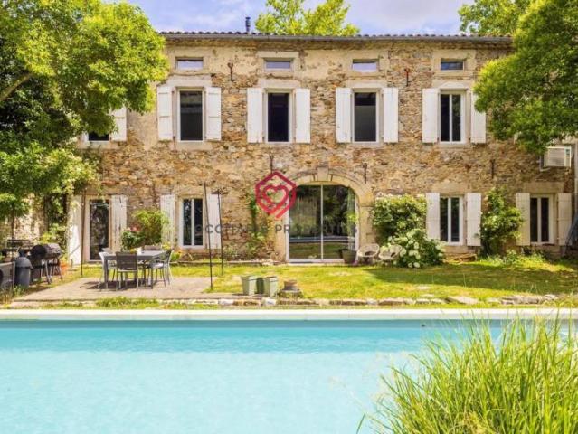 Magnifique demeure de caractère avec piscine au cœur de Revel