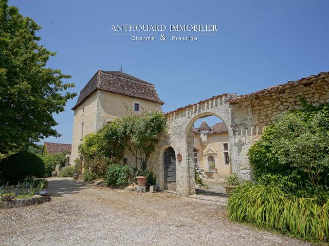 Magnifique demeure forte, sur 2,8ha 500m² Périgueux