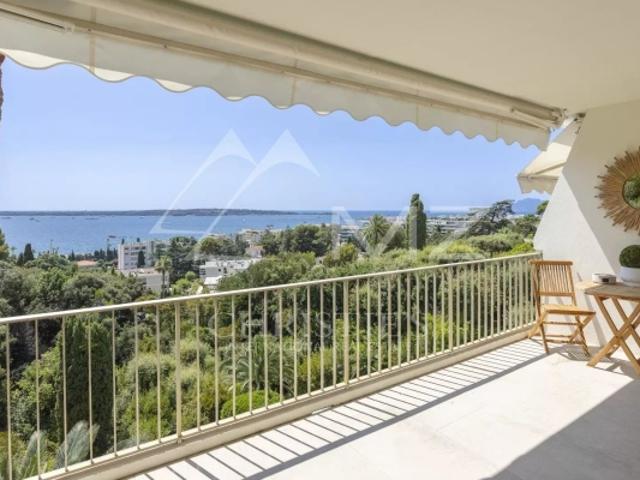 Magnifique deux pièces à la vue mer panoramique