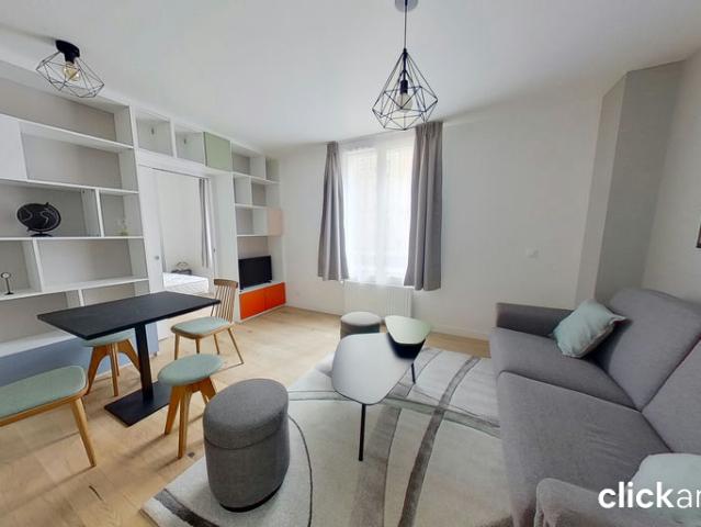 Magnifique deux pièces décoré avec goût dans le 15e