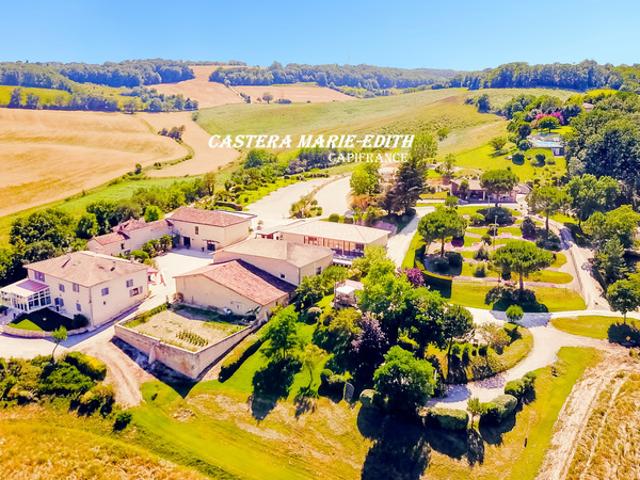 MAGNIFIQUE DOMAINE à vendre 39 pièces AUCH 32 sur 4,5 hectares