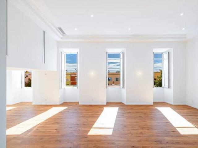 EZE BORD DE MER 4 PIÈCES DE 102M2 EN DERNIER ÉTAGE AVEC SOLARIUM DE 77M2 ET VUE MER