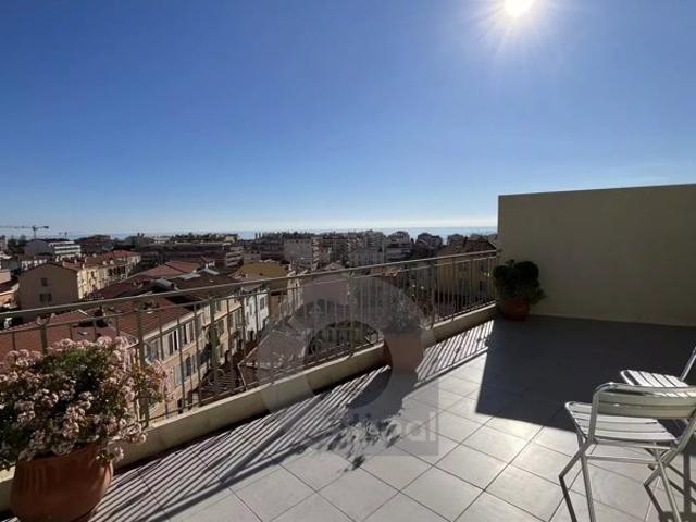 magnifique F1, terrasse, vue mer