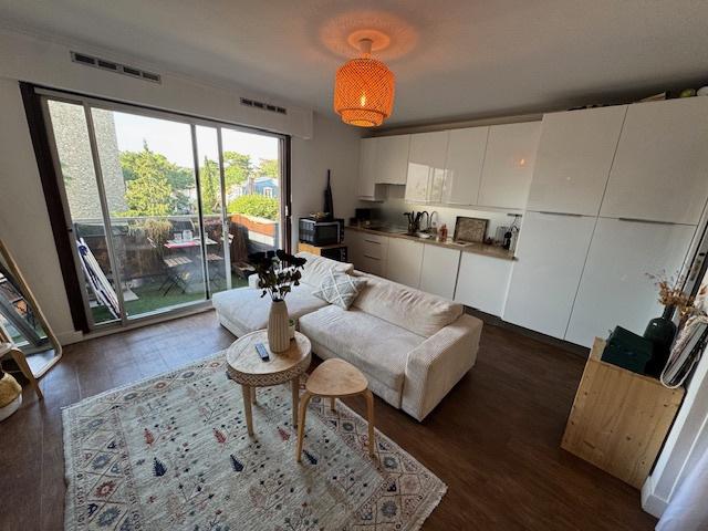 Magnifique grand studio avec extérieur à Boulogne Nord.RUE DENFERT ROCHEREAU