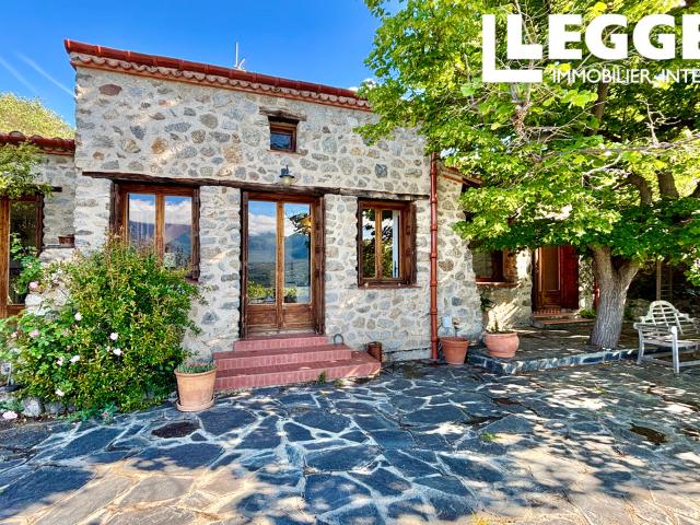 Magnifique grande Maison en Pierre avec Terrasse Panoramique au Cœur d’Eus