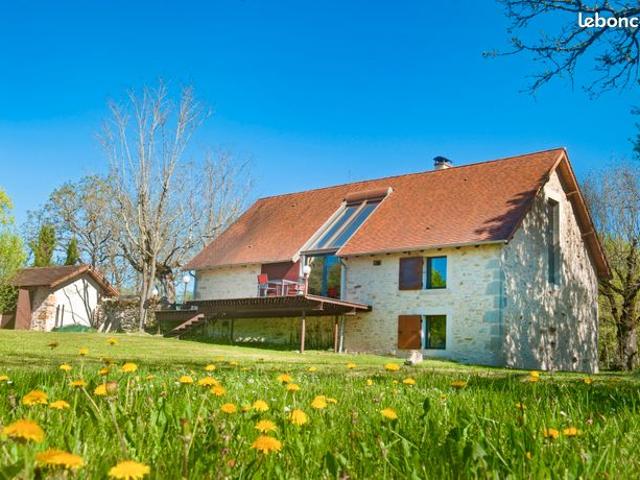 Magnifique grange renovée au calme, vallée du célé, proche figeac lot