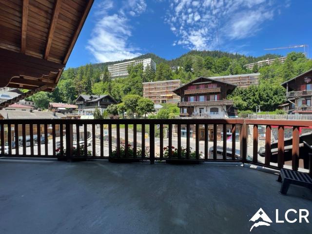 Magnifique immeuble / 2 Appartements et 2 commerces | dreamo. Ch