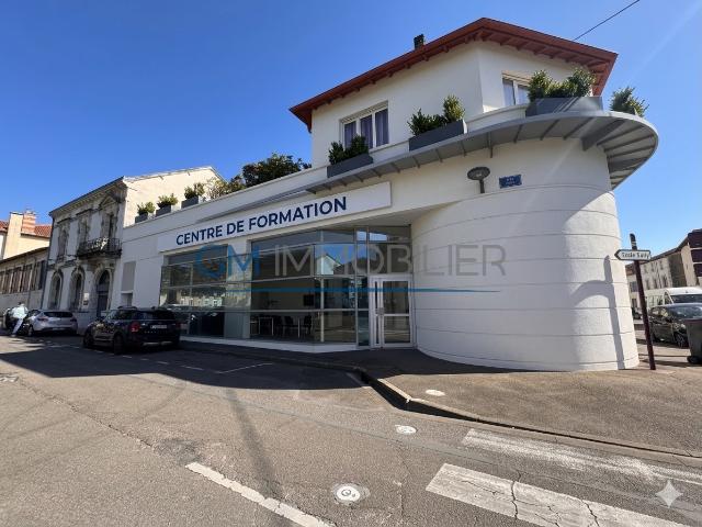 Magnifique Local Commercial ou de Service de 300 m2 DAX