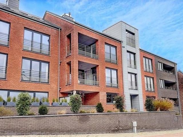Magnifique LOFT avec terrasse idéalement situé dans Marche