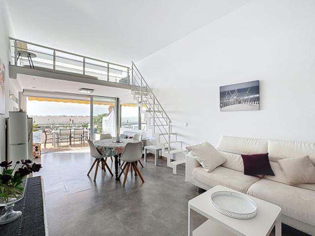Magnifique loft rénové dans résidence de standing 'pieds dan